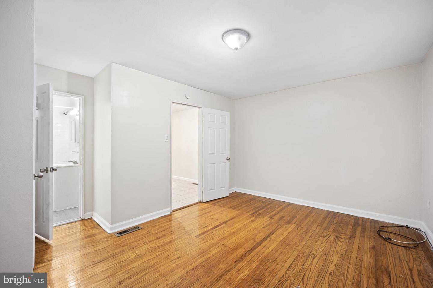 5324 N Marvine St Property Photo 9