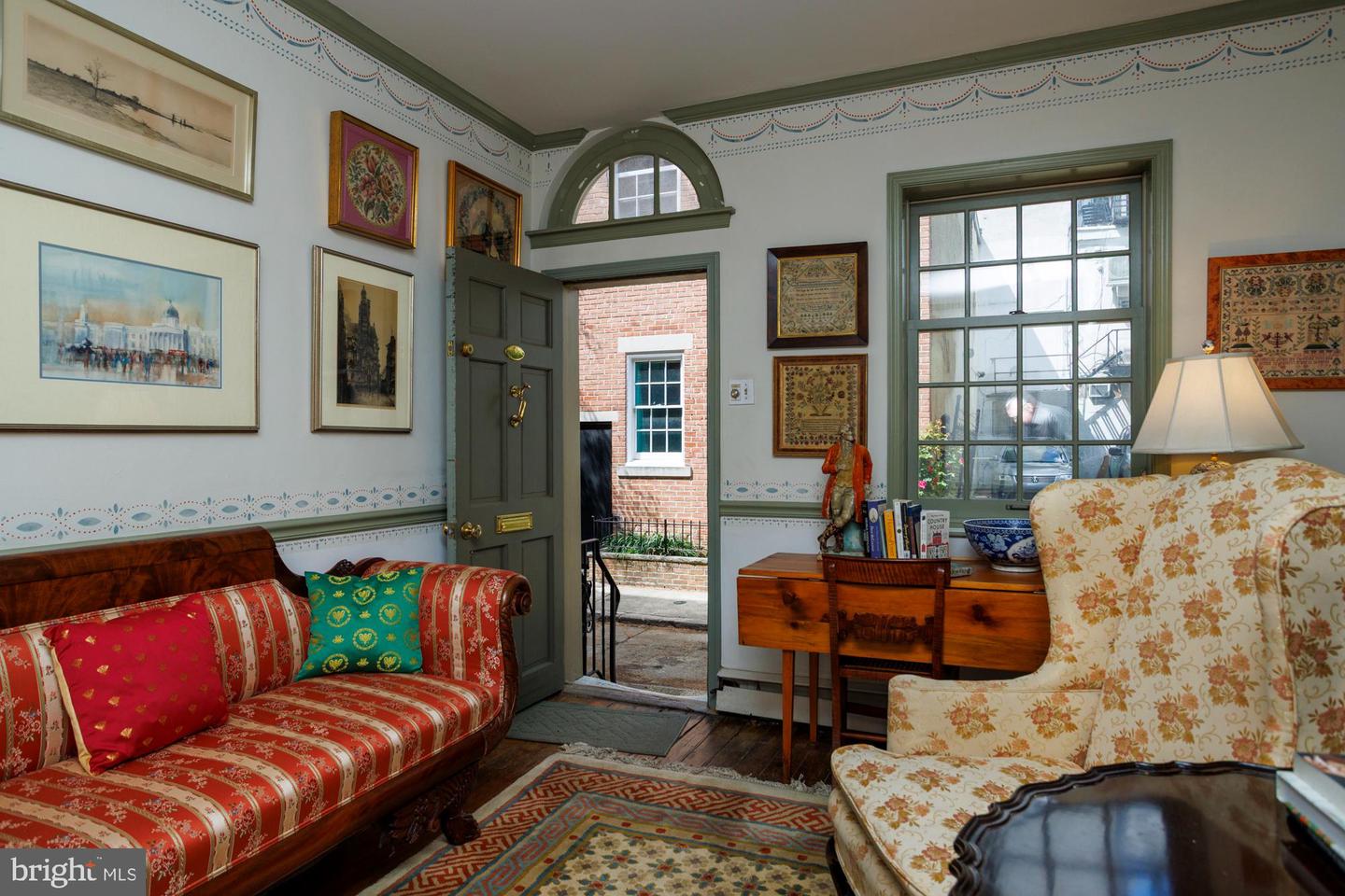 1230 Waverly Walk Property Photo 1