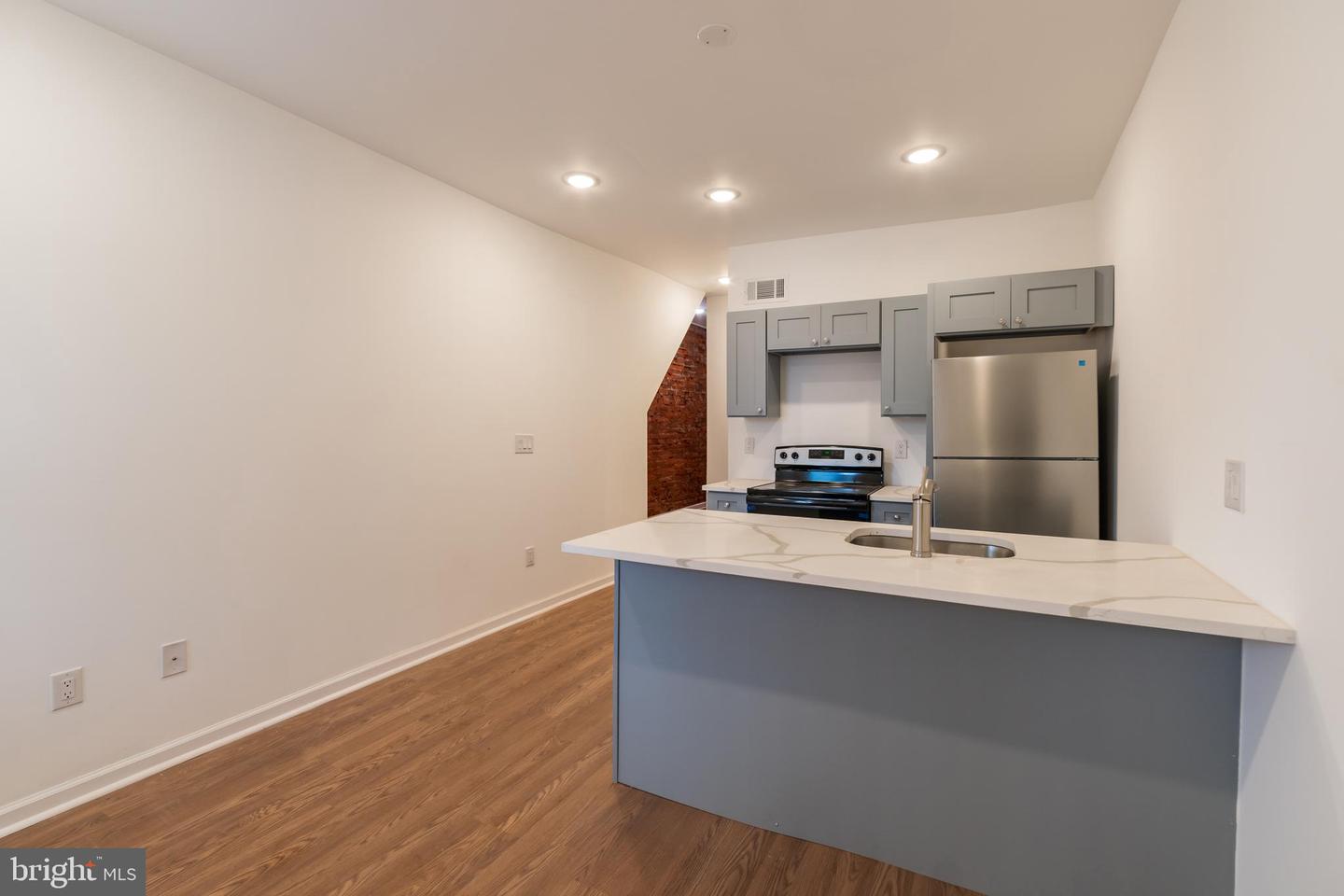 6110 SANSOM ST #UNIT 1 Property Photo 1