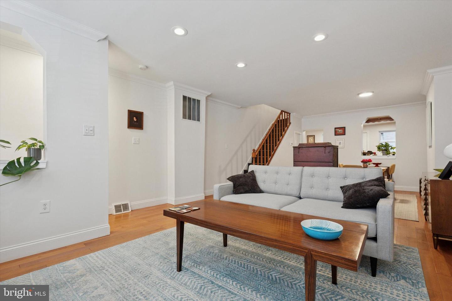 1635 Catharine St Property Photo 8