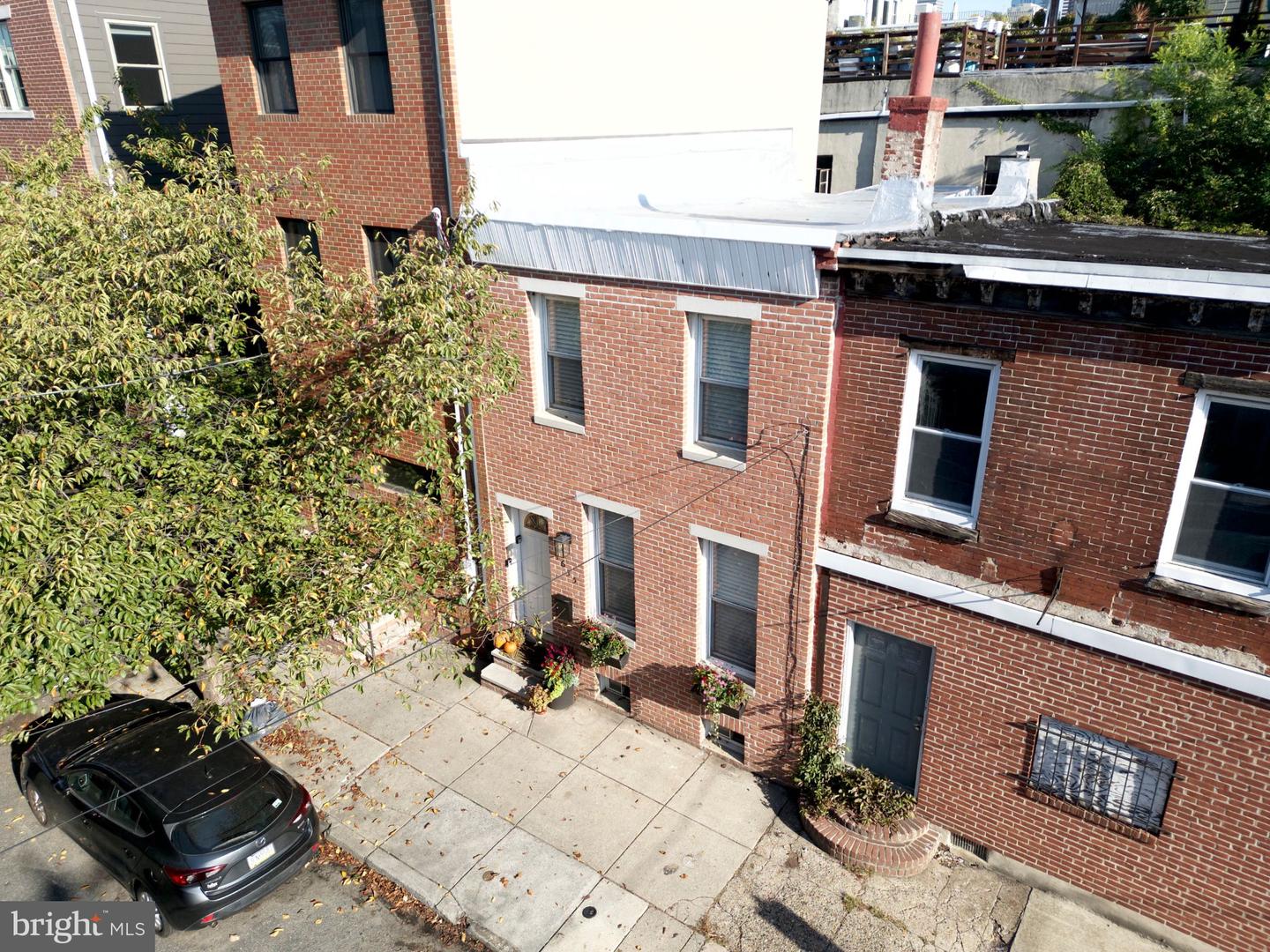 1635 Catharine St Property Photo 29