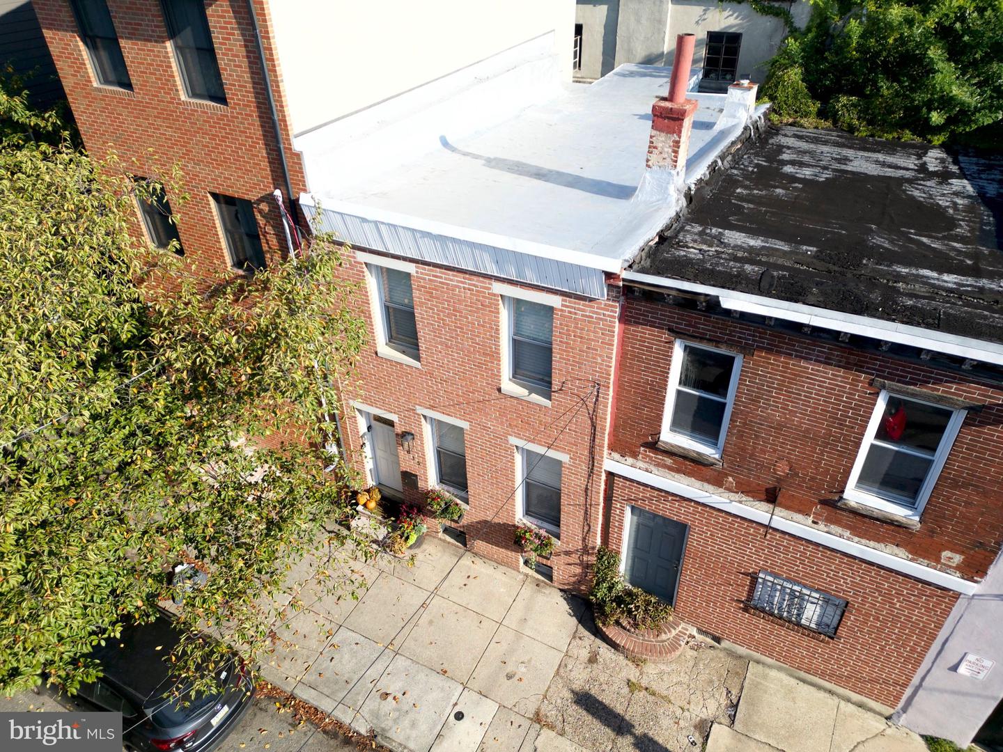 1635 Catharine St Property Photo 35