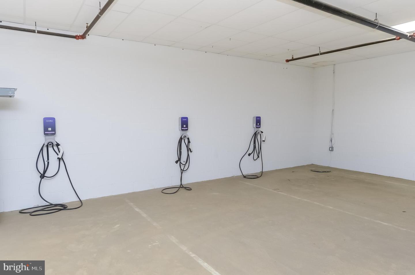 236 Thompson St #b506 Property Photo 33