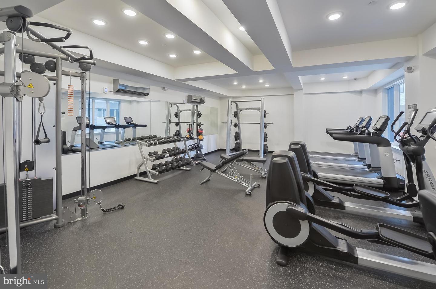 236 Thompson St #b506 Property Photo 37