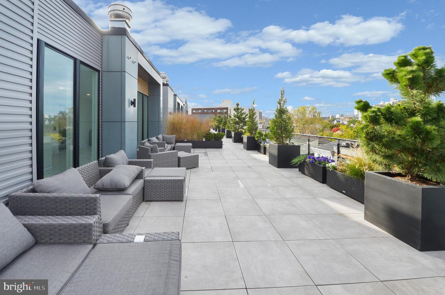 236 Thompson St #b506 Property Photo 40