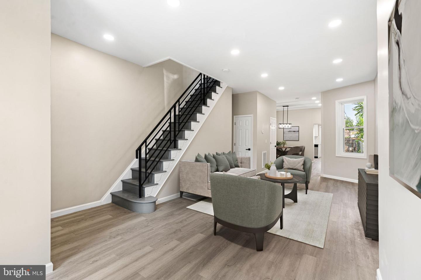 2265 E Clearfield St Property Photo 3