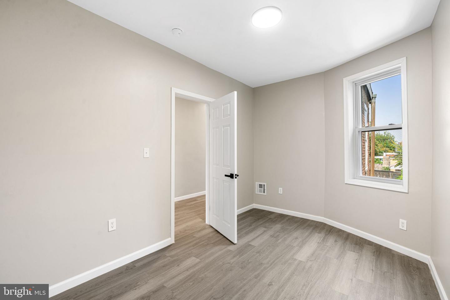 2265 E Clearfield St Property Photo 13