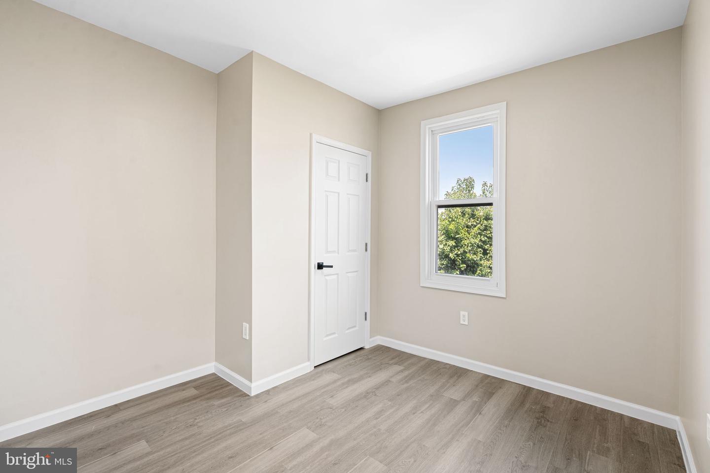 2265 E Clearfield St Property Photo 17