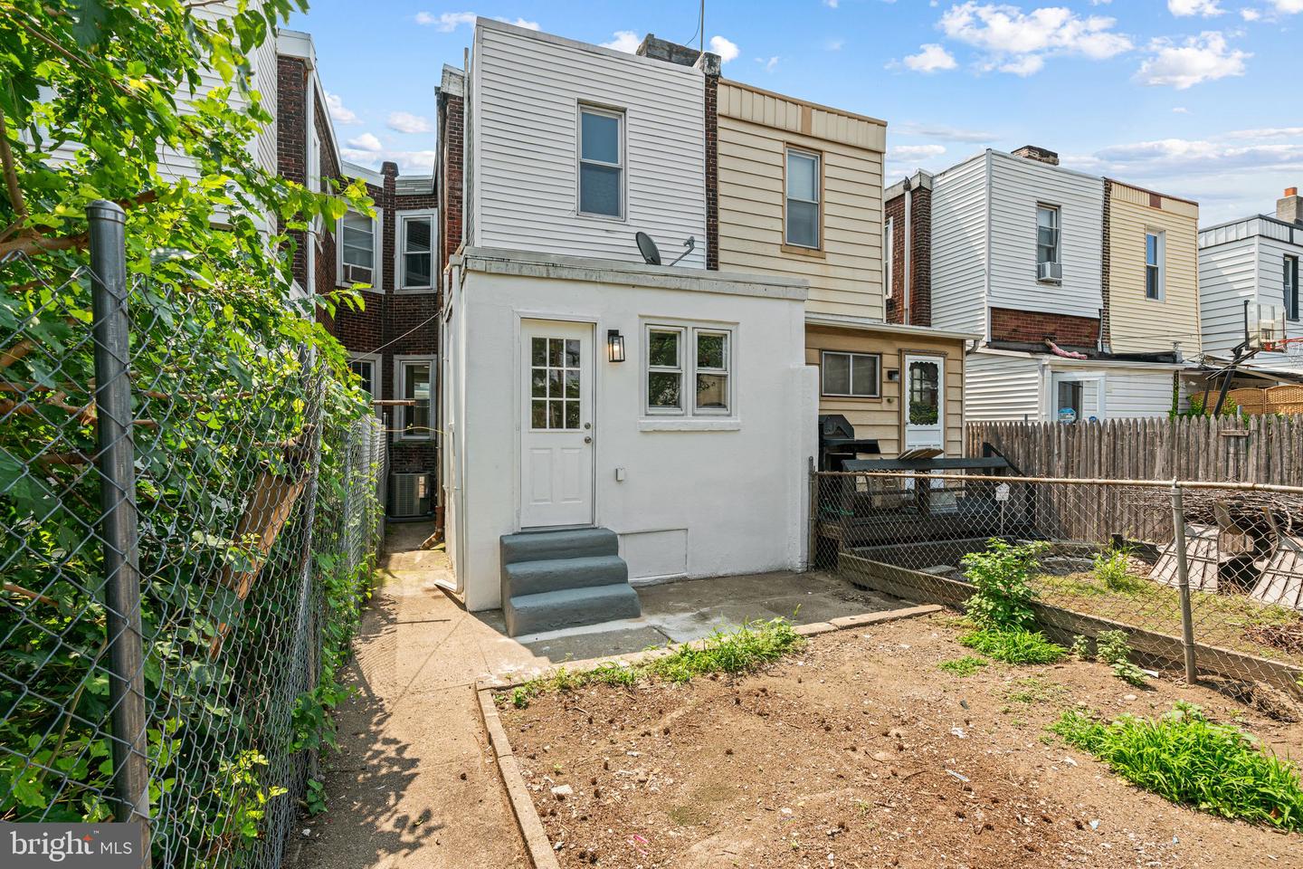 2265 E Clearfield St Property Photo 19