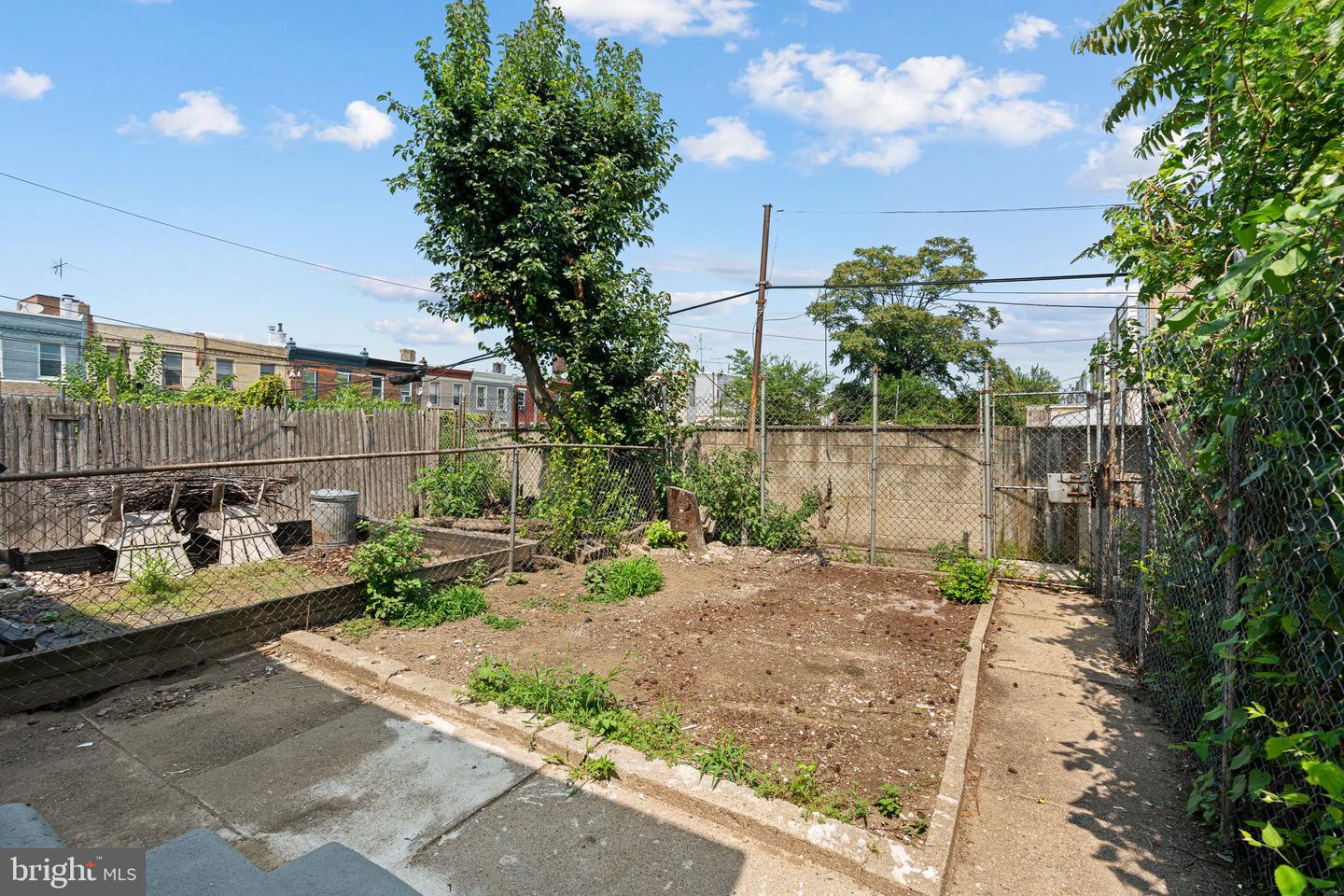 2265 E Clearfield St Property Photo 20