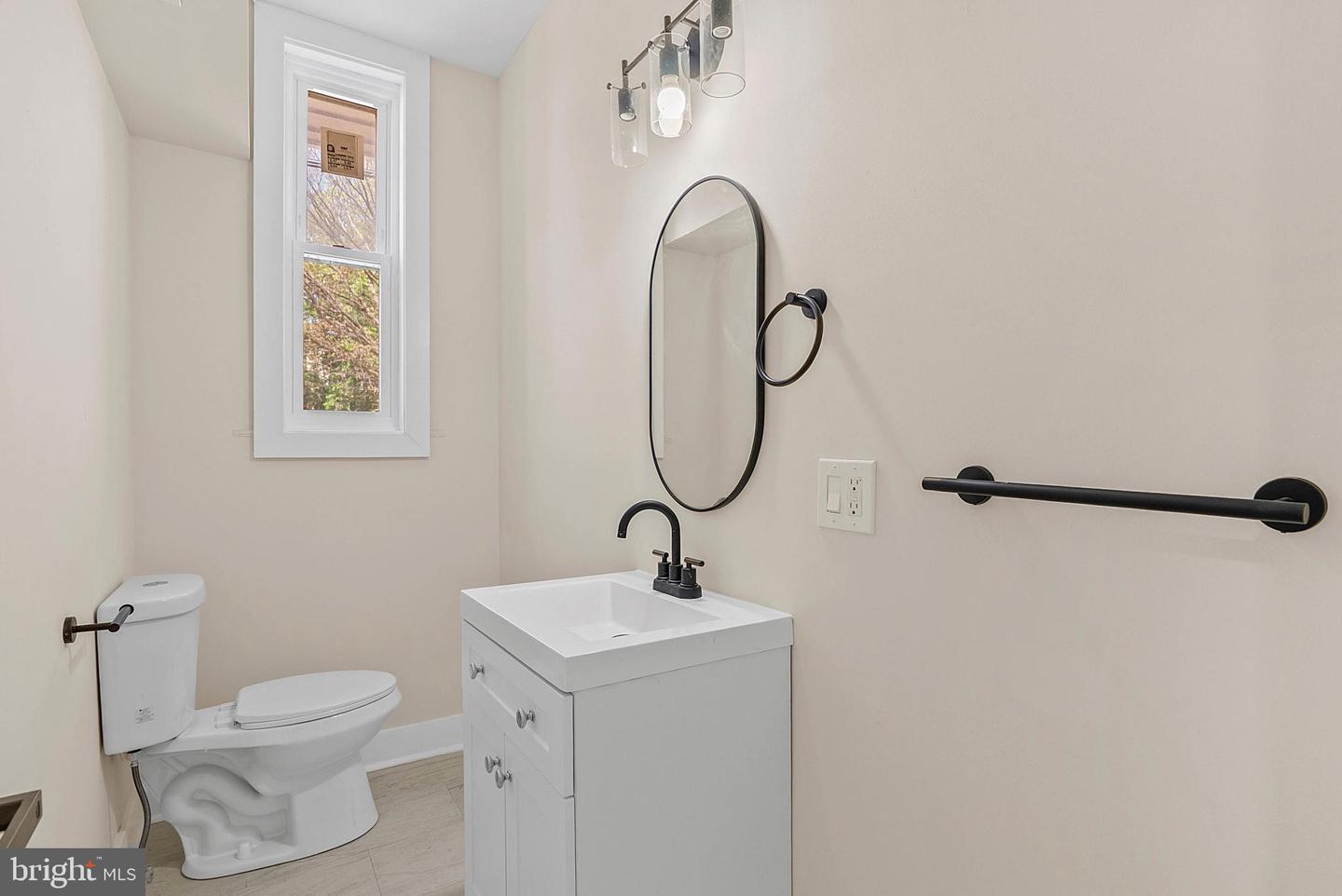 2742 W Montgomery Ave Property Photo 7