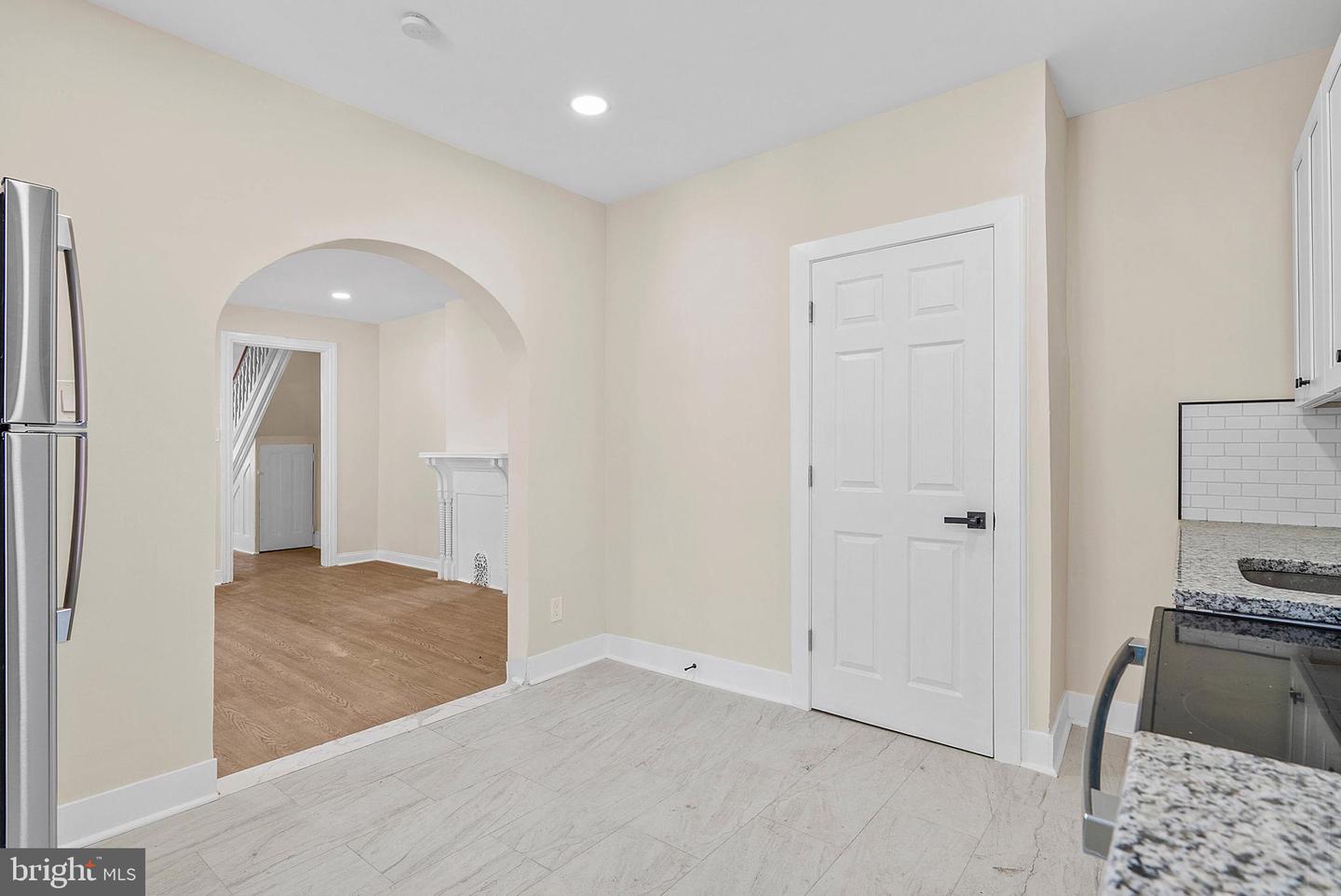 2742 W Montgomery Ave Property Photo 12