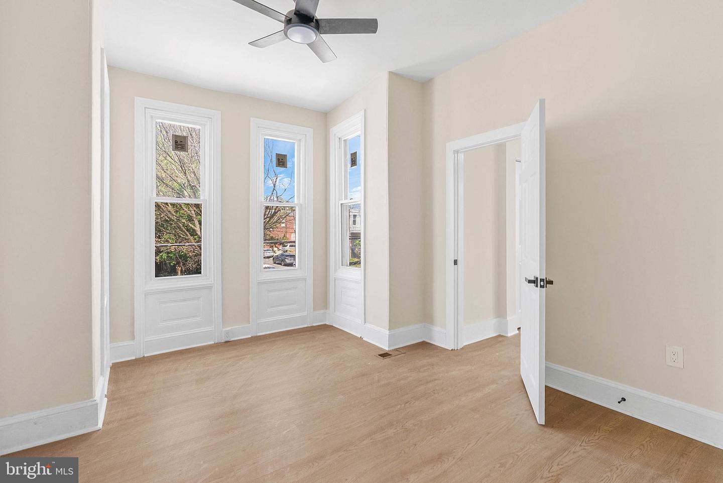 2742 W Montgomery Ave Property Photo 16