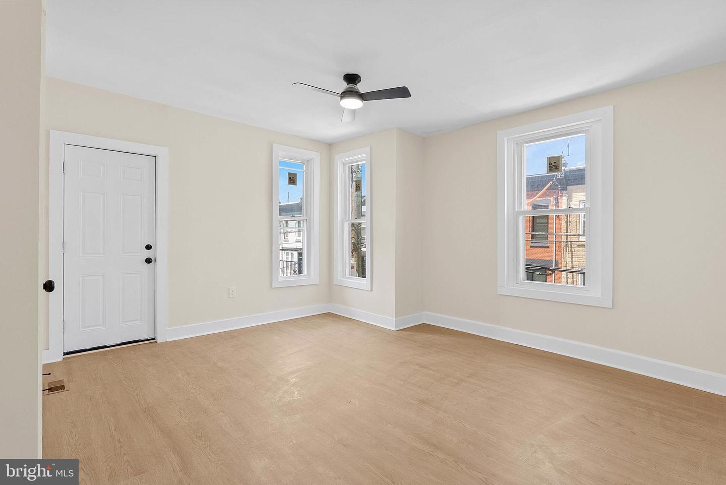 2742 W Montgomery Ave Property Photo 21