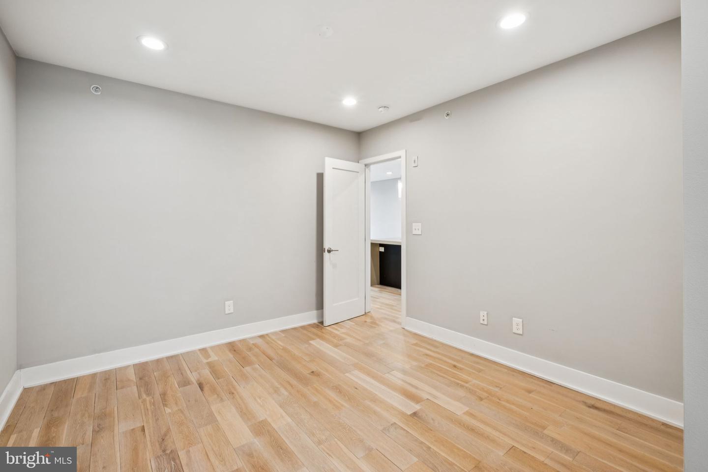 1516 Green St Property Photo 4