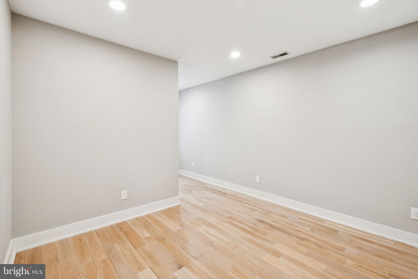 1516 Green St Property Photo 5