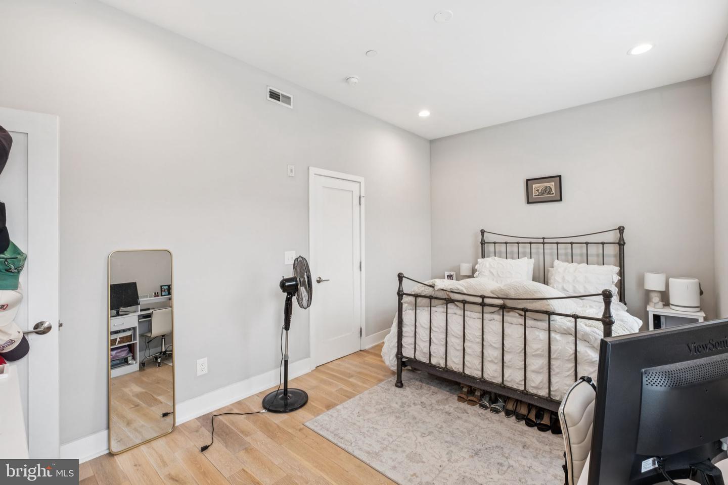 1516 Green St Property Photo 17