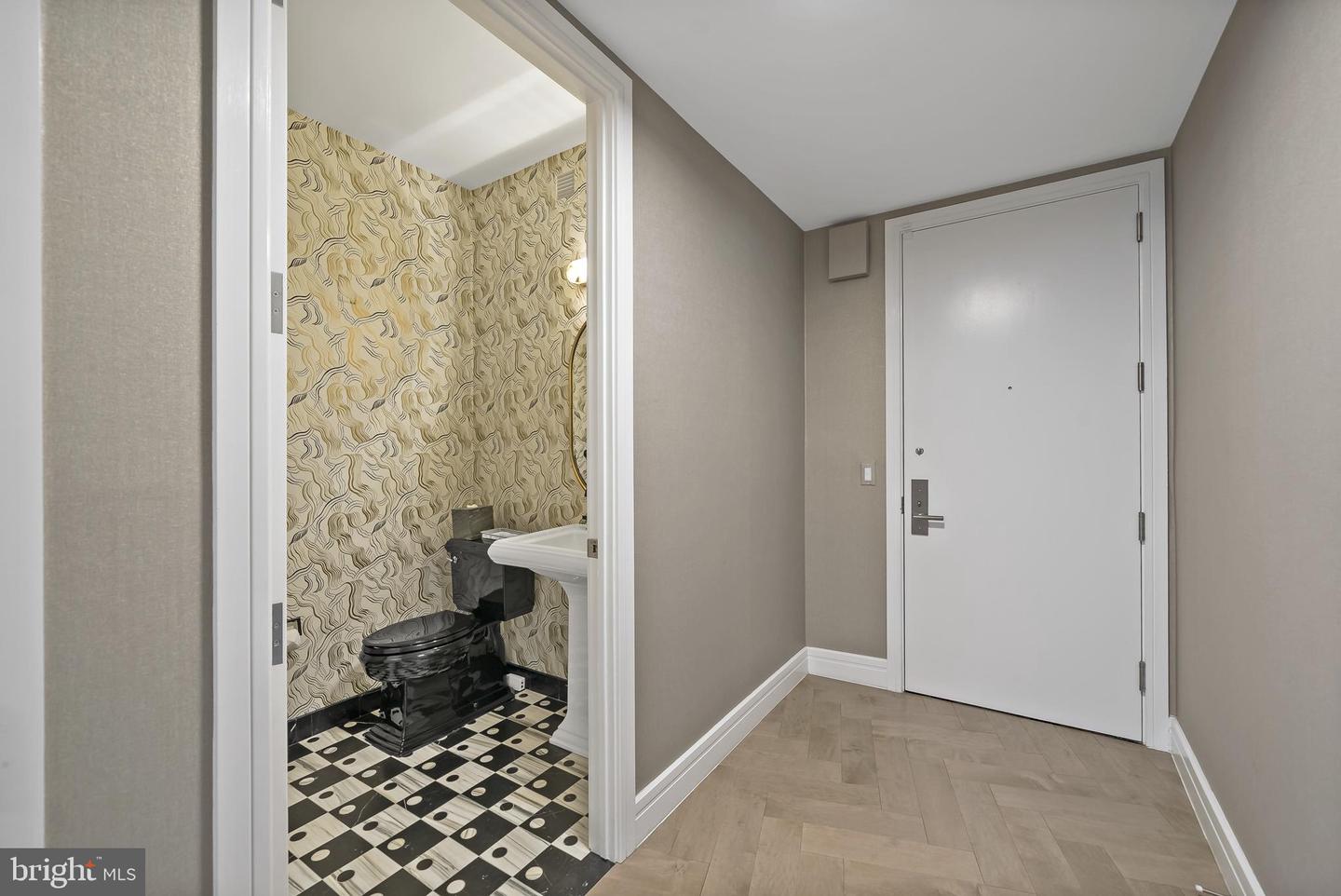 1414 S Penn Sq #22b Property Photo 36