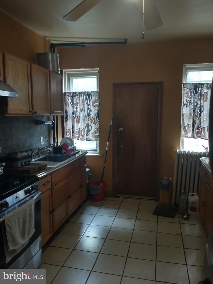 426 N Horton St Property Photo 5