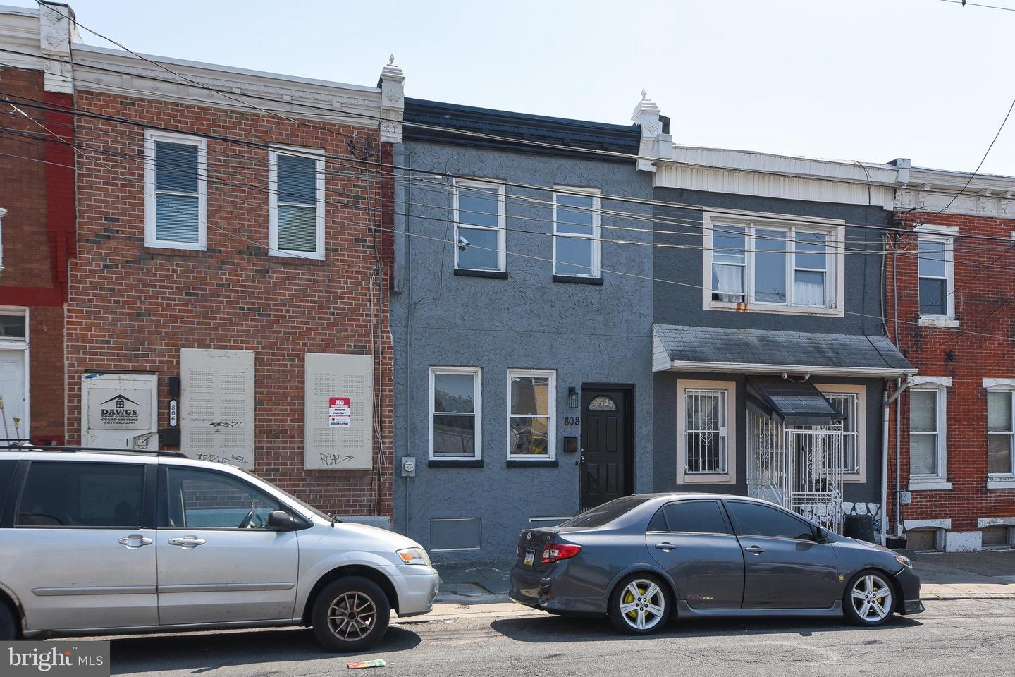 808 W VENANGO ST Property Photo 1