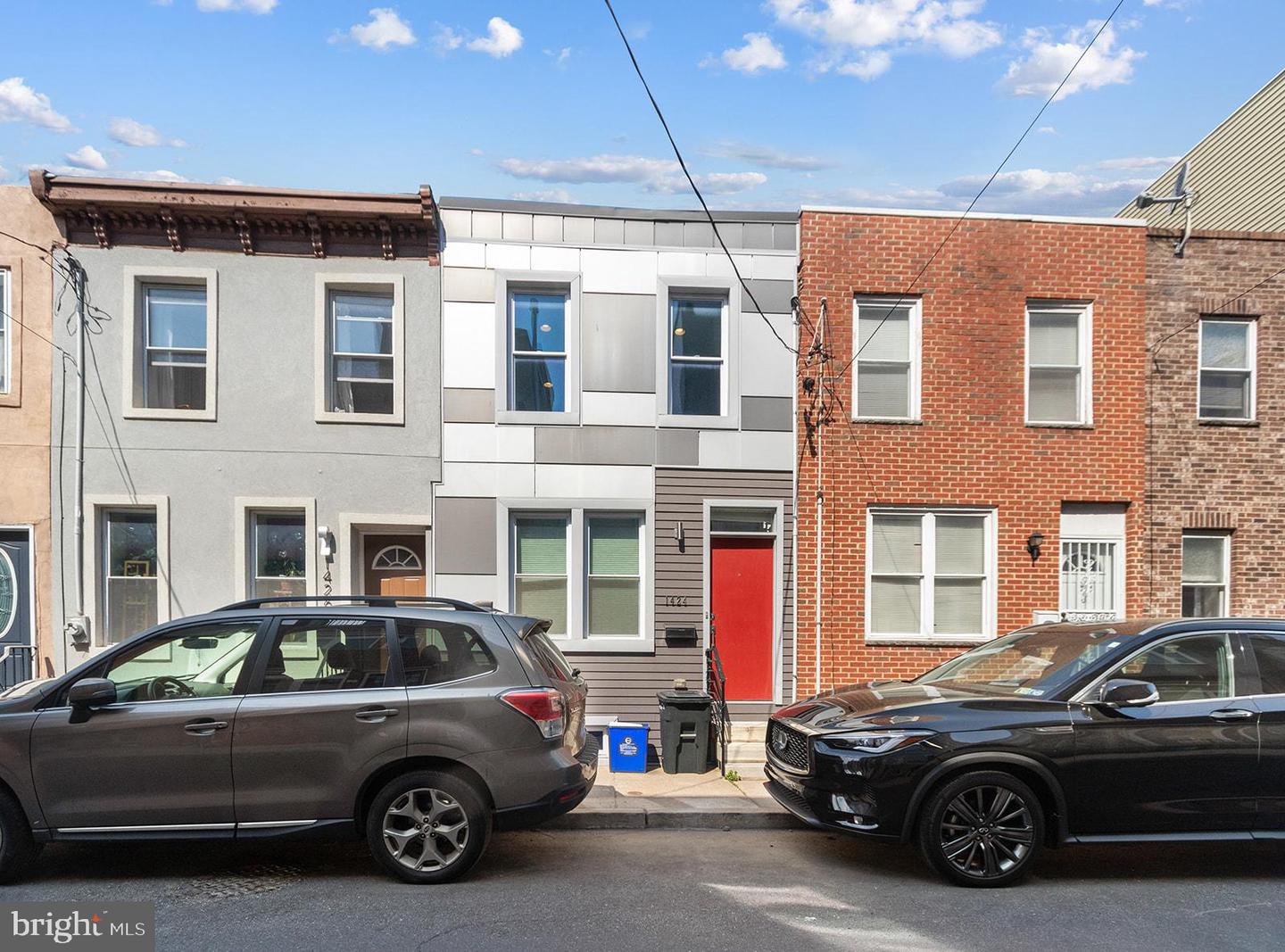 1424 S BOUVIER ST Property Photo 1