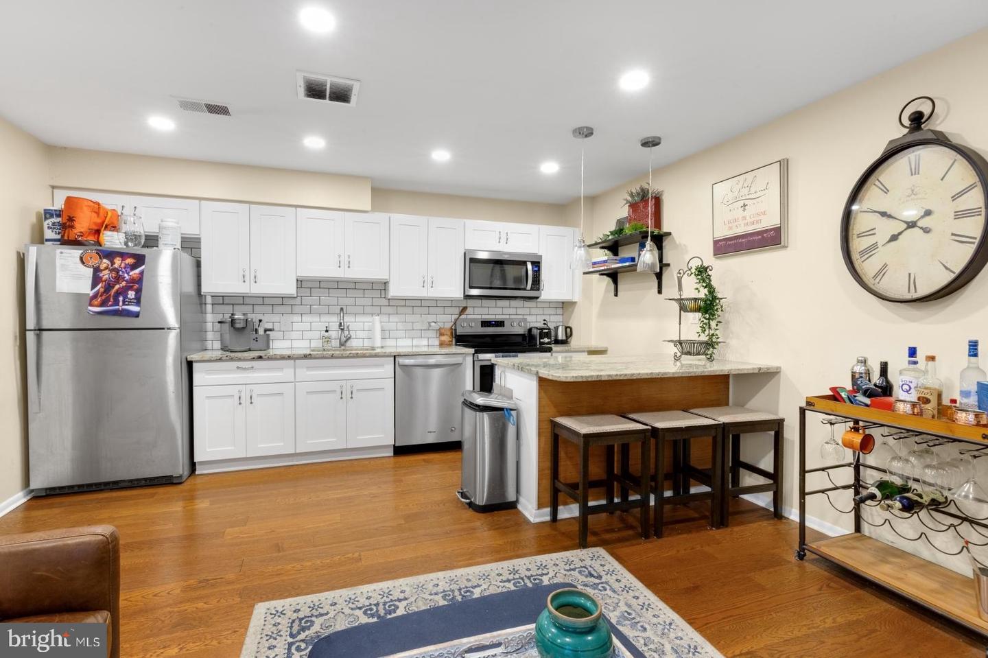 306 W WILDEY ST #A Property Photo 1