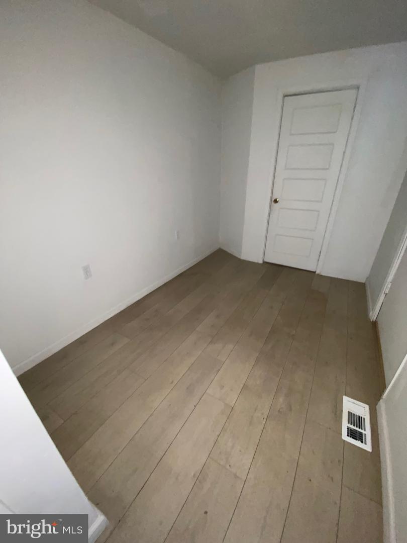 1142 S 11th St #first Floor Front Property Photo 4