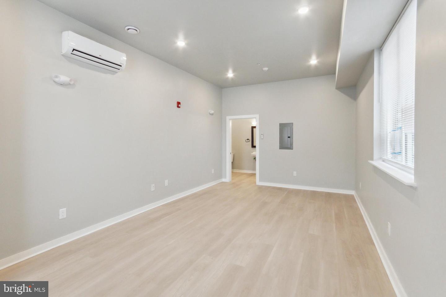 316 S 52nd St #1 Property Photo 4