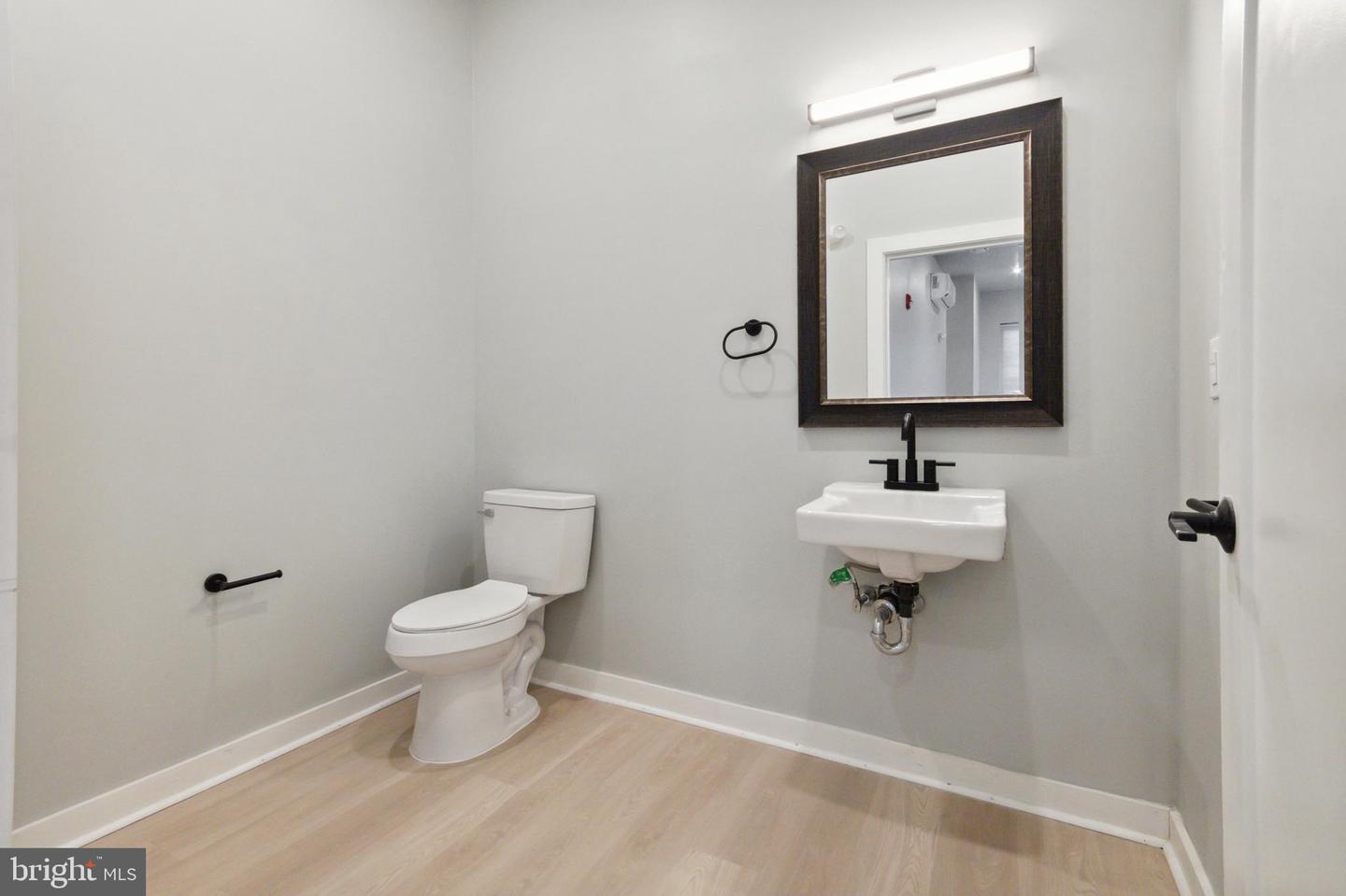 316 S 52nd St #1 Property Photo 6