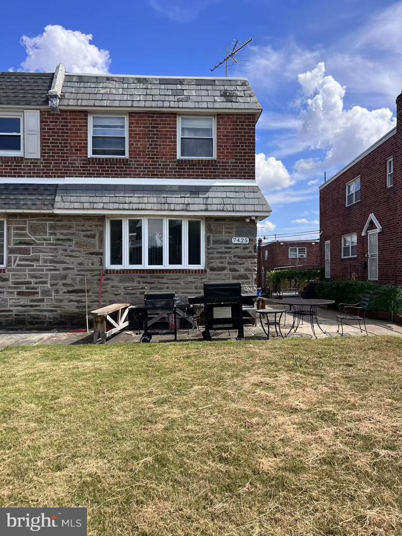 7425 Revere St Property Photo 1