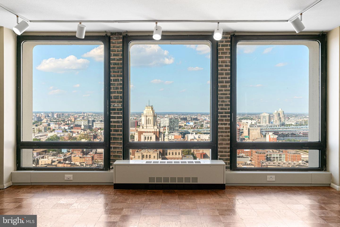 210 Locust St #29h-w Property Photo 1