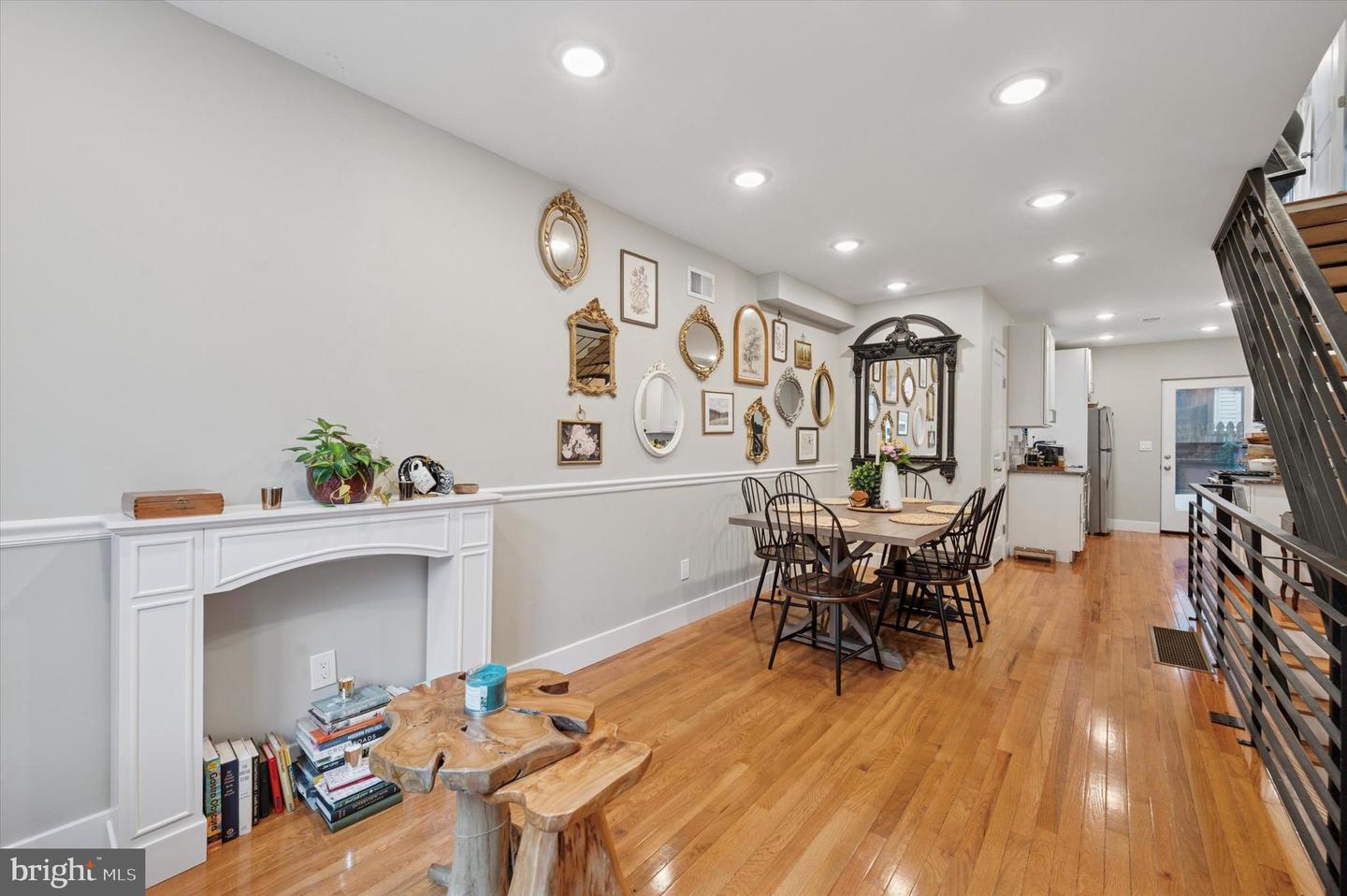 1233 N Hollywood St Property Photo 2