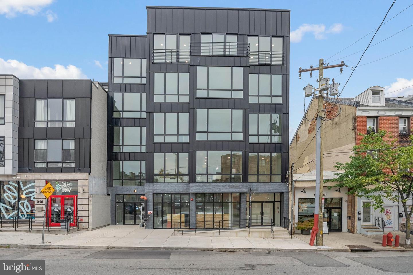 950 N 2ND ST #1A Property Photo 1