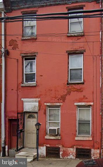 1530 N Lawrence St Property Photo 1