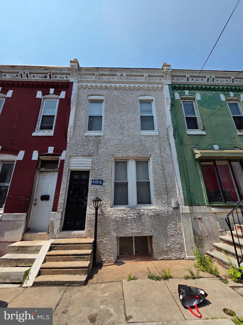 2228 N BANCROFT ST Property Photo 1