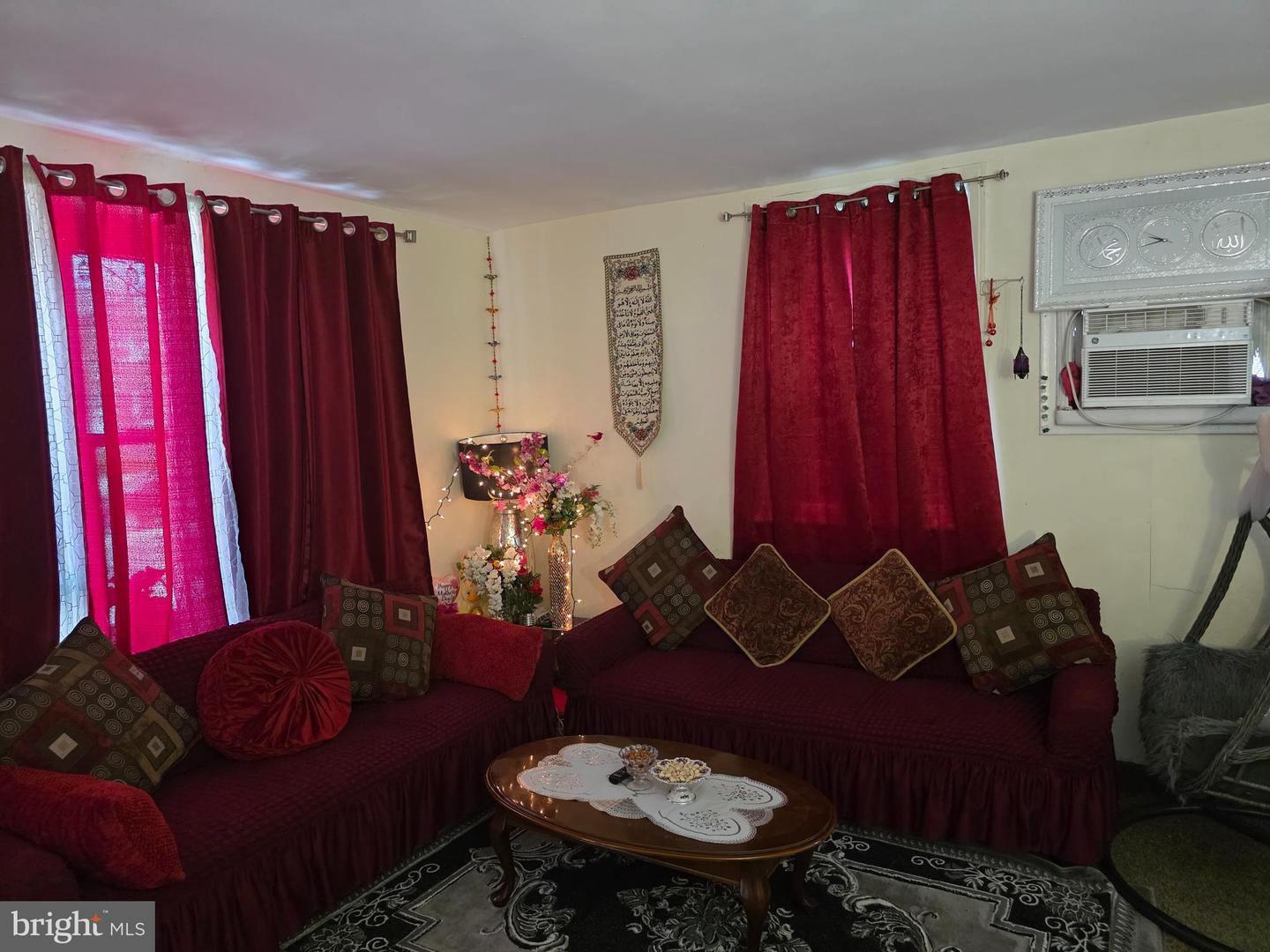 2711 Unruh Ave Property Photo 5