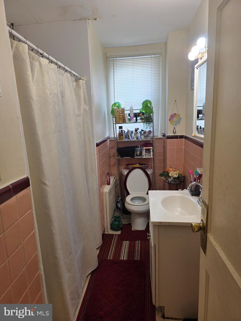 2711 Unruh Ave Property Photo 9
