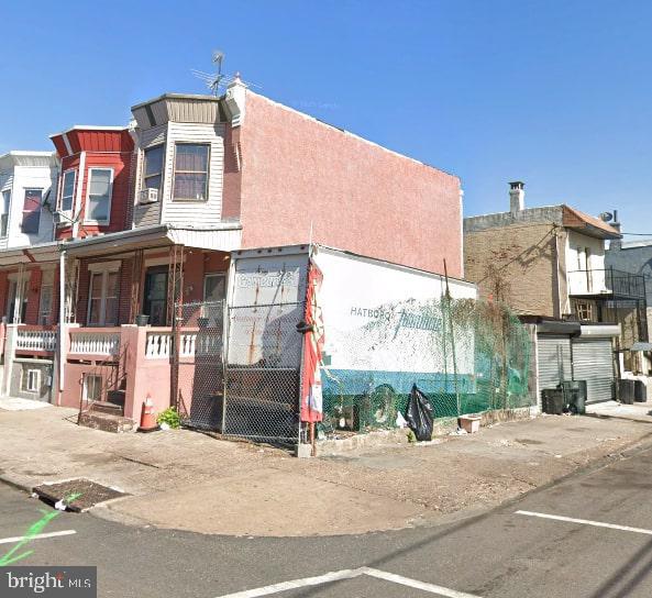 703 W Indiana Ave Property Photo 1