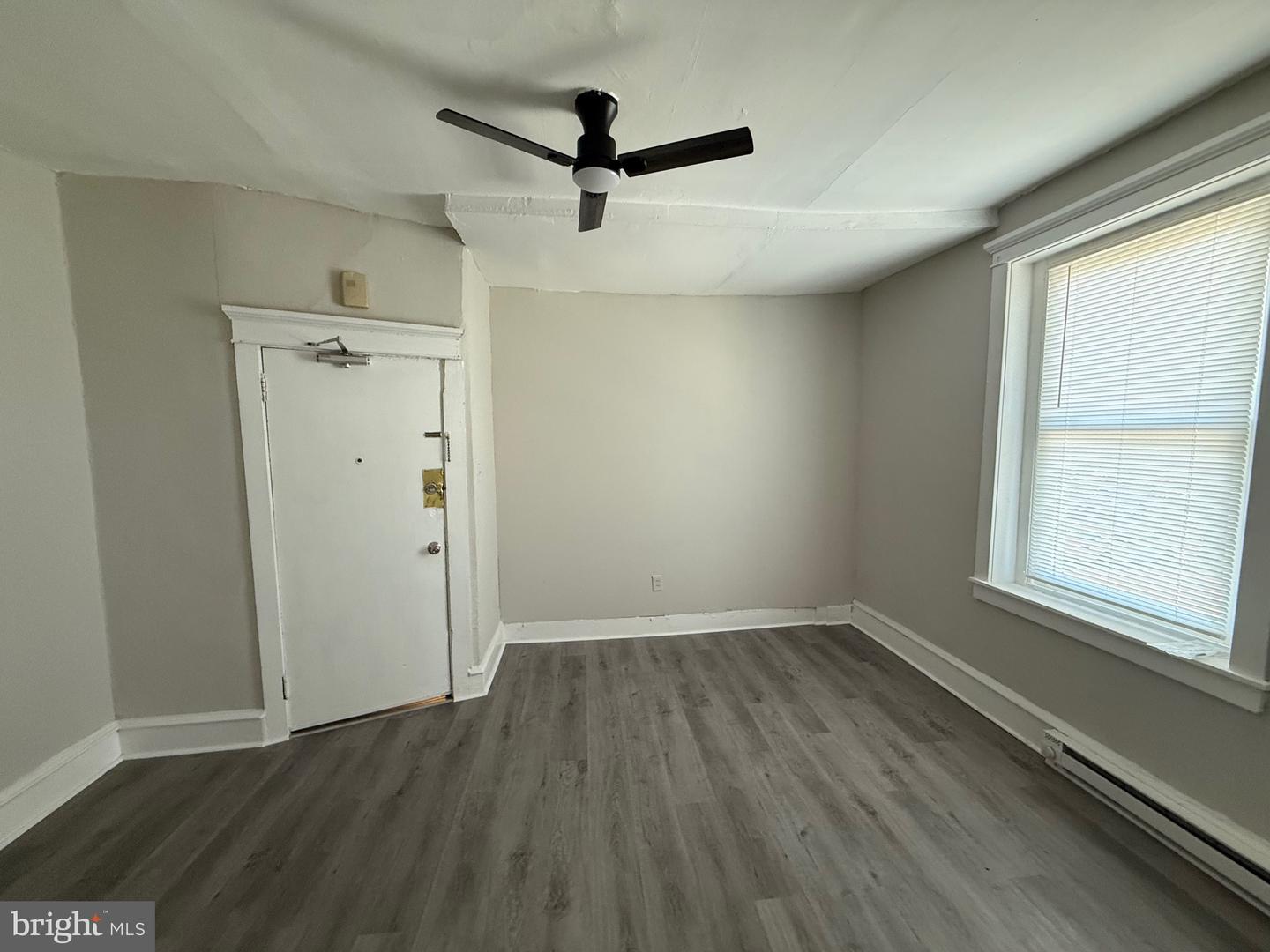 1945 W Hunting Park Ave #4 Property Photo 8