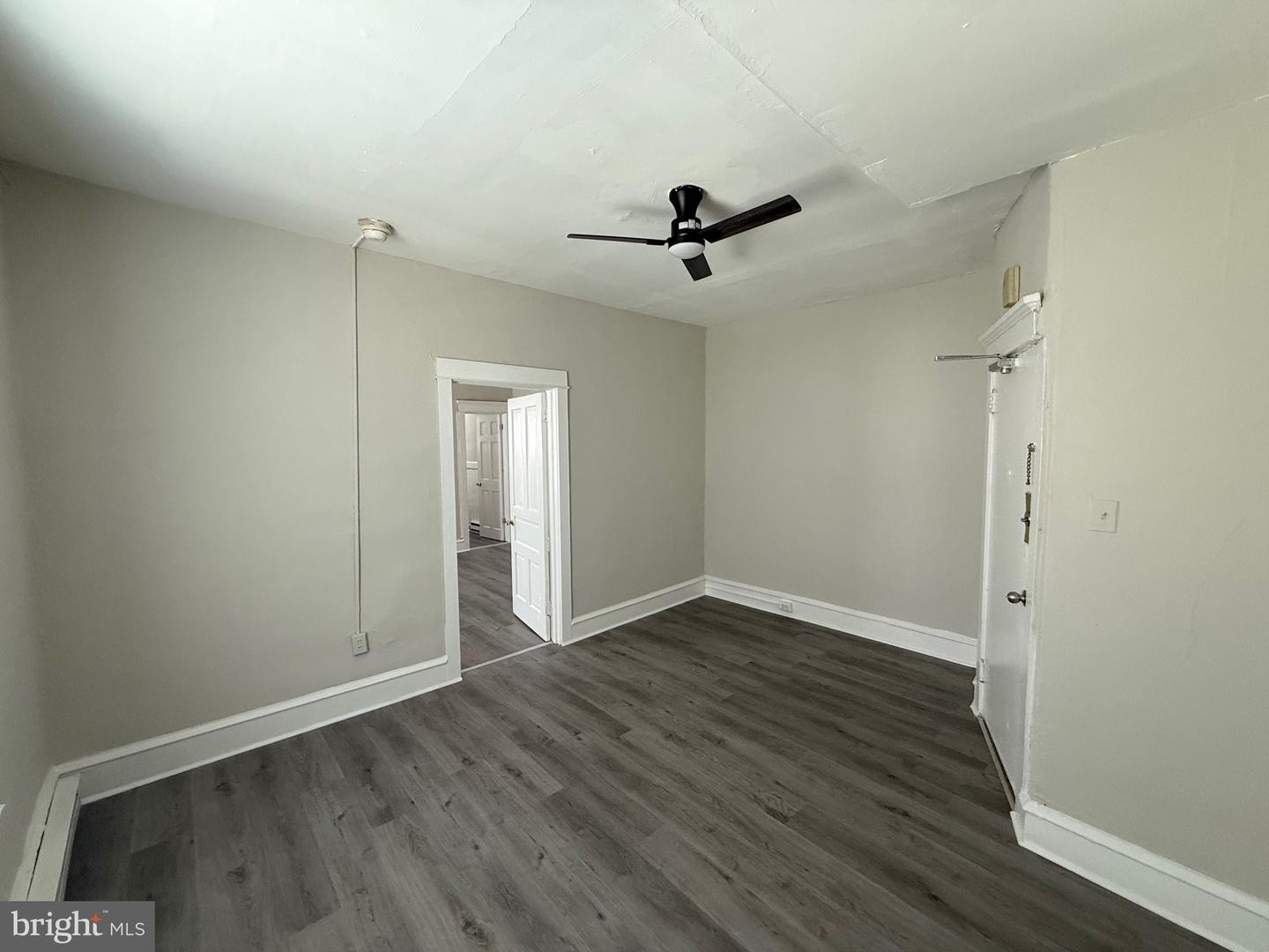 1945 W Hunting Park Ave #4 Property Photo 9
