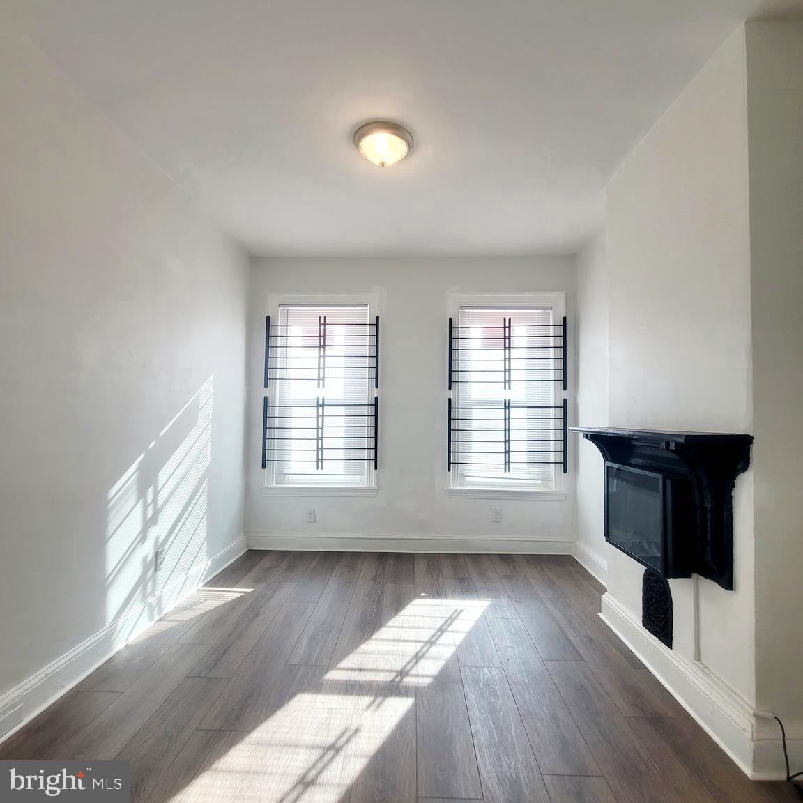 1854 N JUDSON ST Property Photo 1