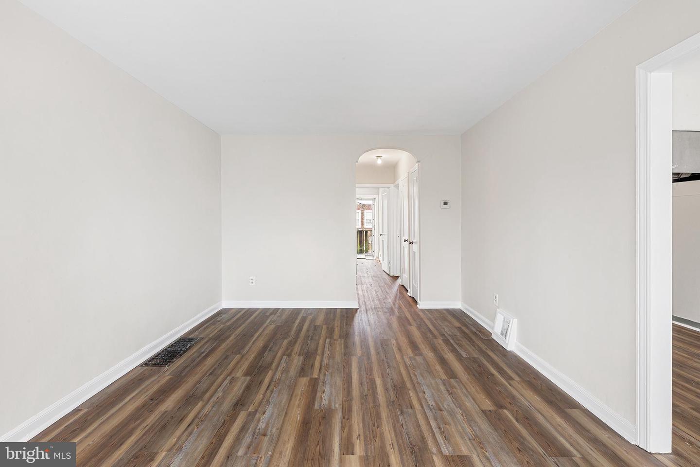 6803 Algard St Property Photo 3