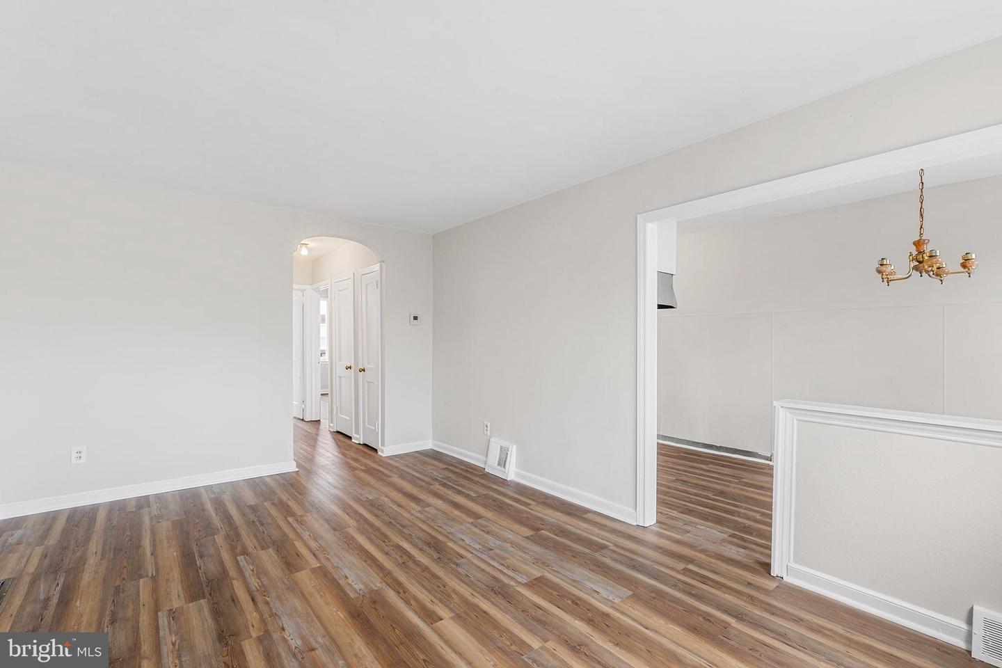 6803 Algard St Property Photo 4