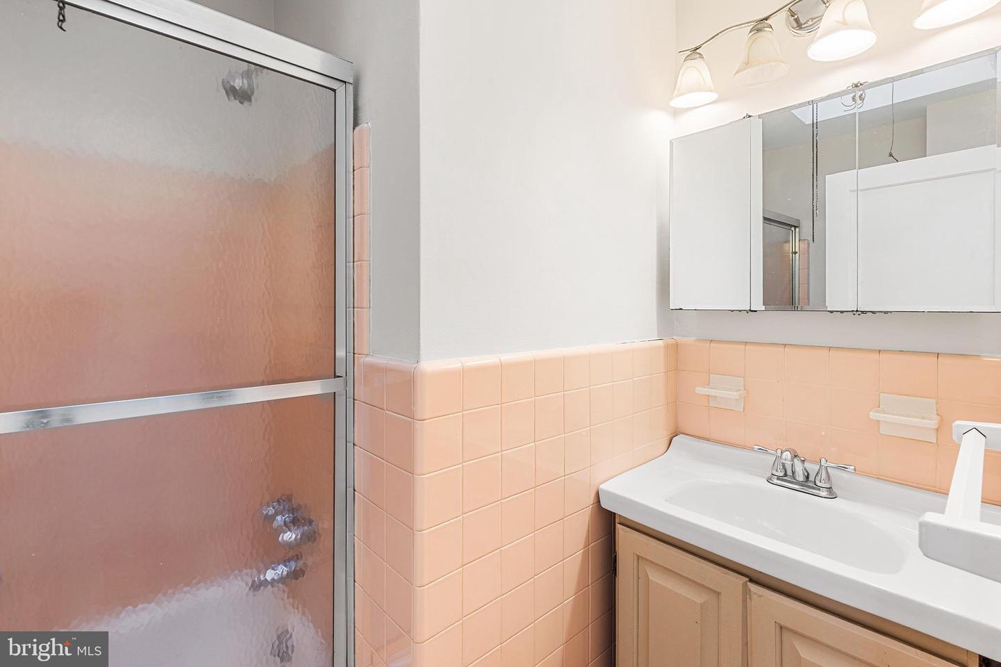 6803 Algard St Property Photo 11