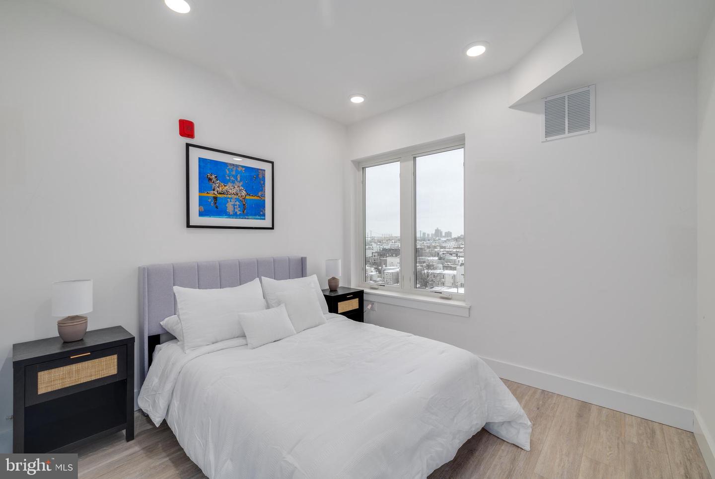 2400-18 E Huntingdon St #305 Property Photo 5