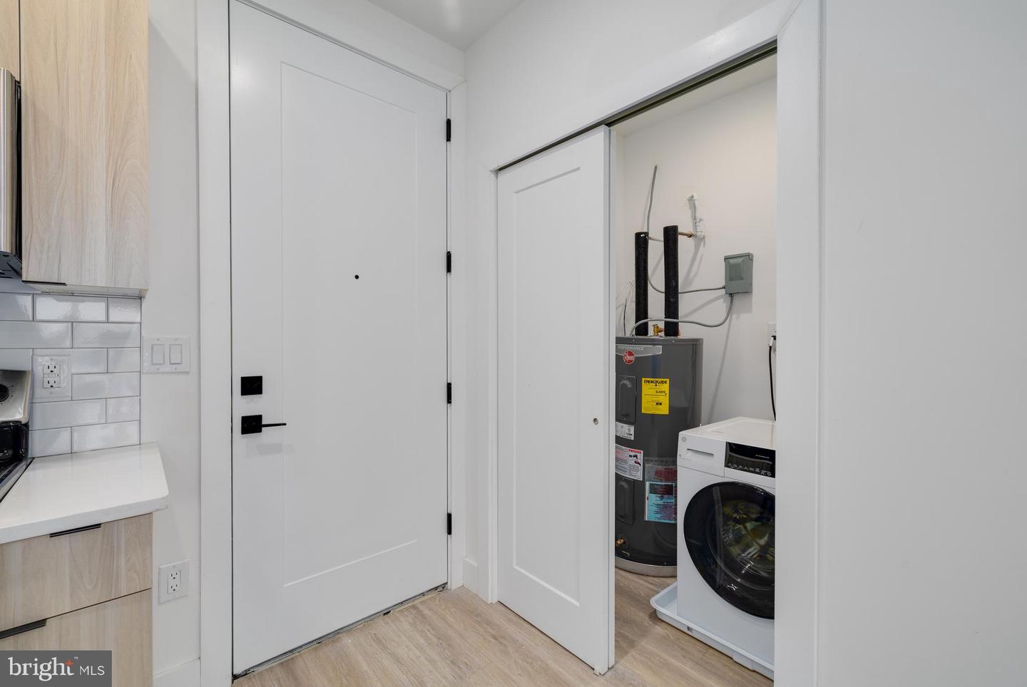 2400-18 E Huntingdon St #305 Property Photo 6