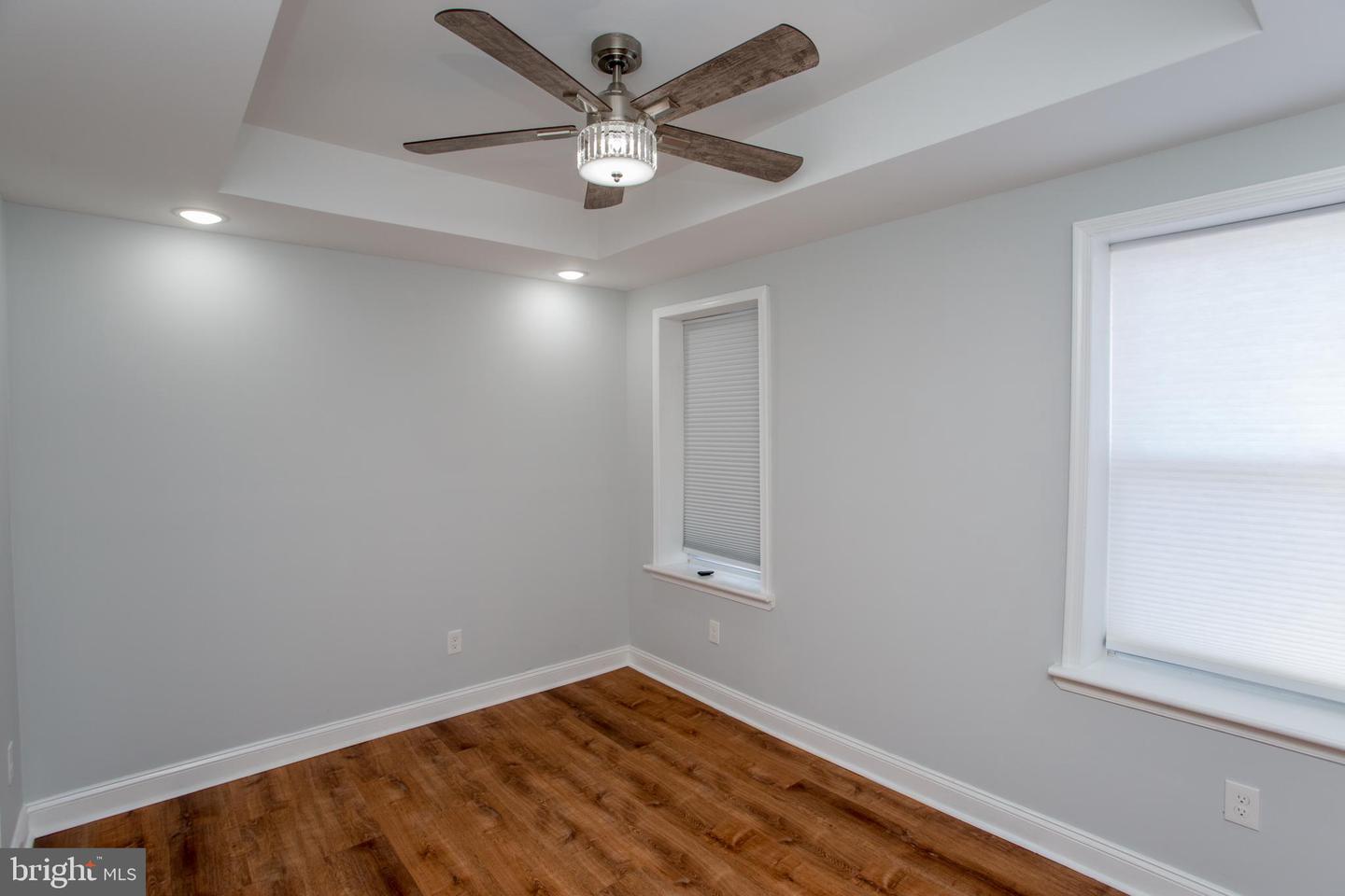 1847 Hoffman St Property Photo 12