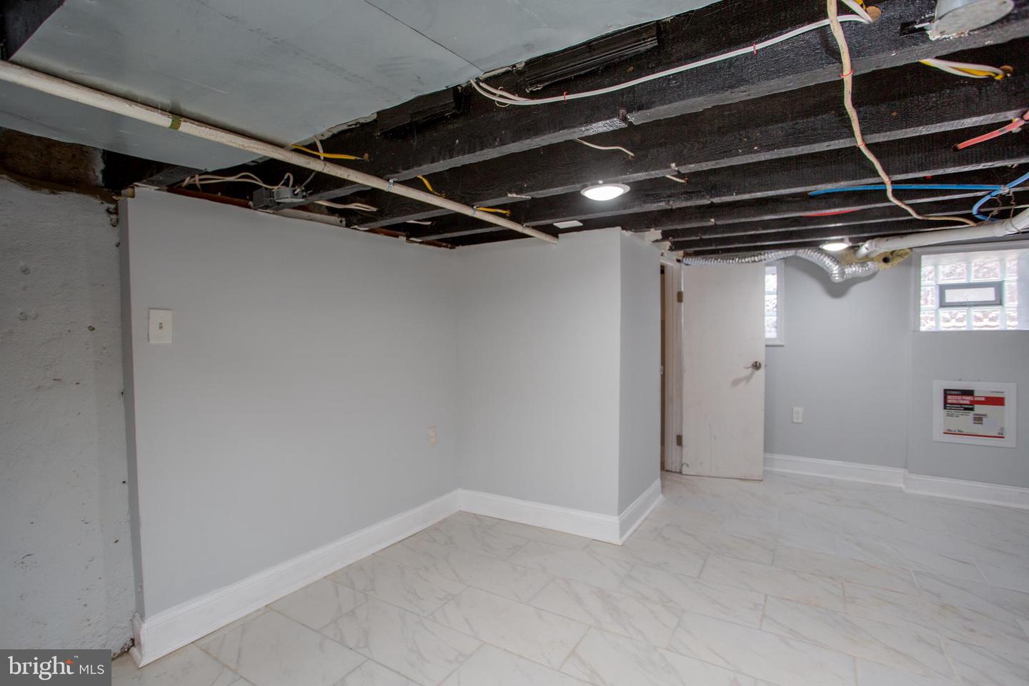 1847 Hoffman St Property Photo 14