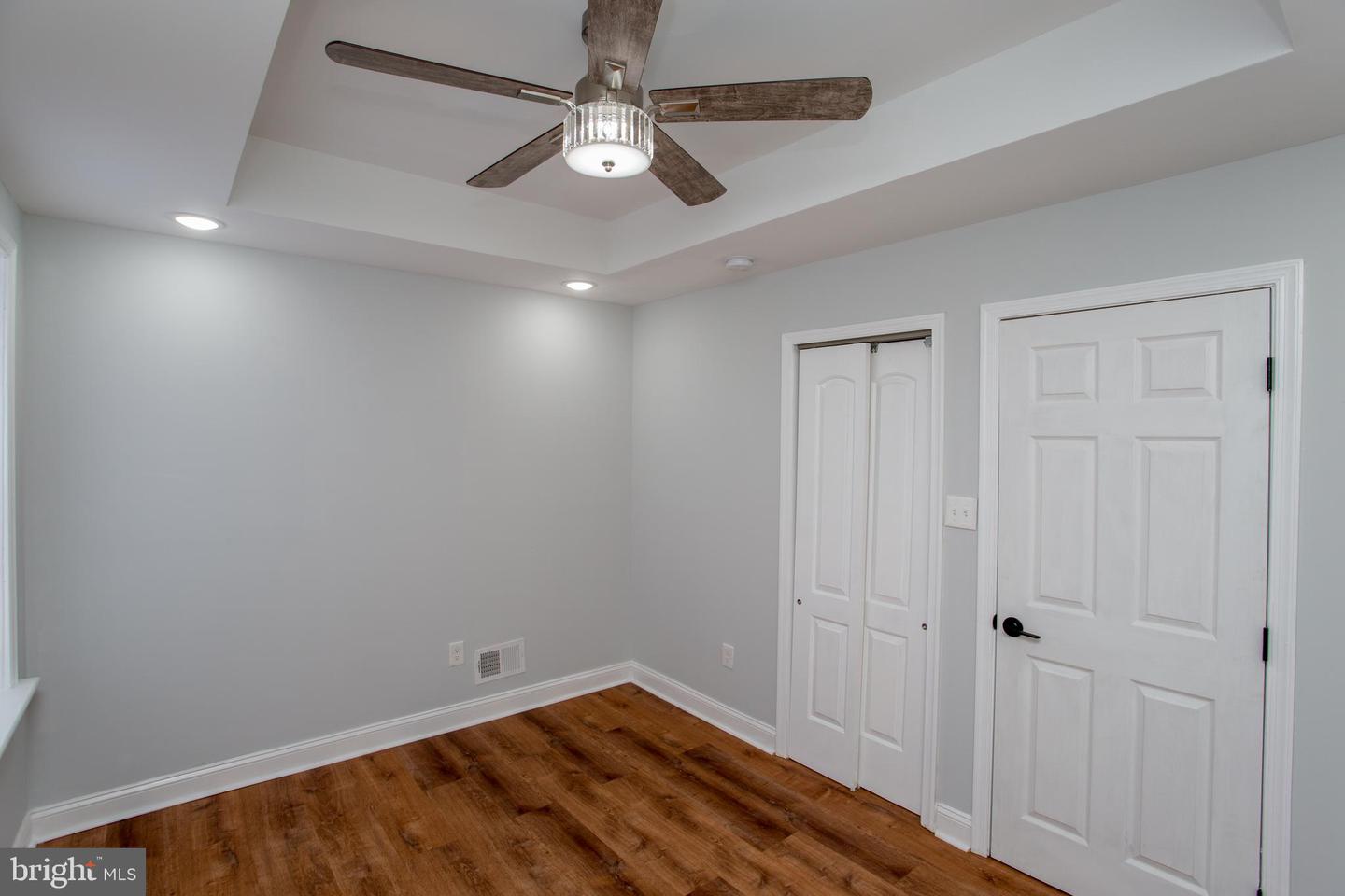 1847 Hoffman St Property Photo 30