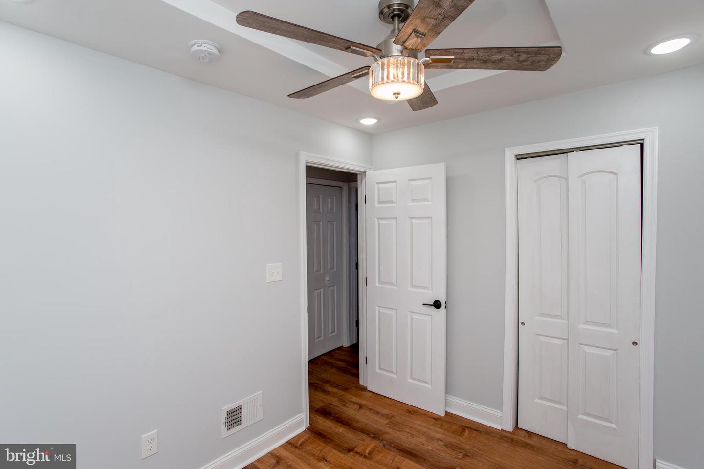 1847 Hoffman St Property Photo 31